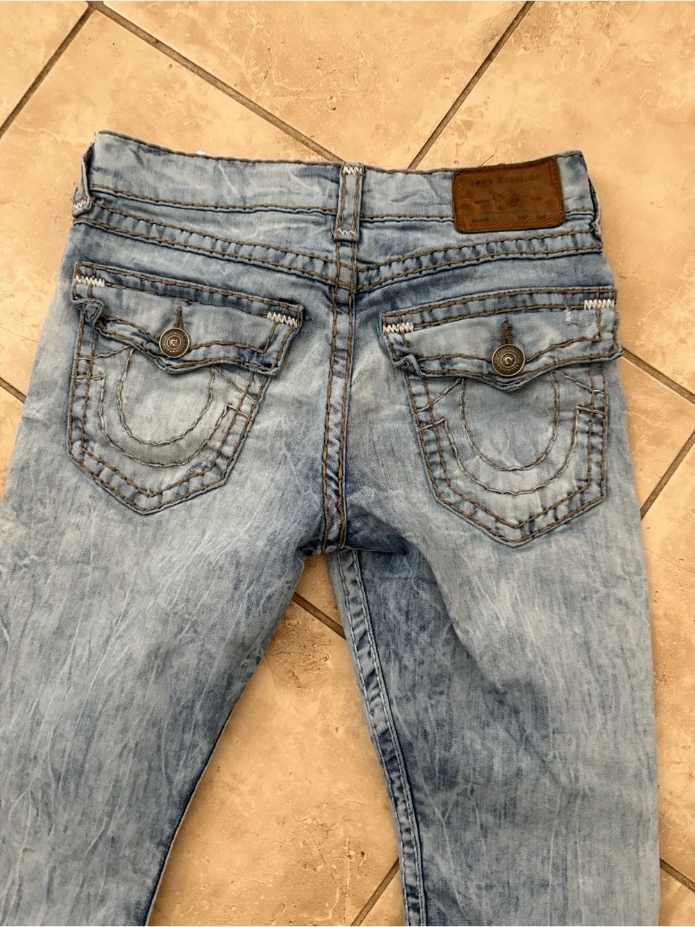 True Religion Mens Ricky Relaxed Straight Distressed Acid Wash Denim Jeans Sz 31